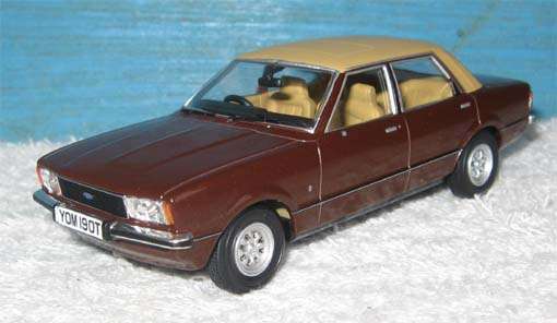 FORD CORTINA Mk IV 2.0 GHIA by VANGUARDS in 1/43 SCALE (NEW BOXED)