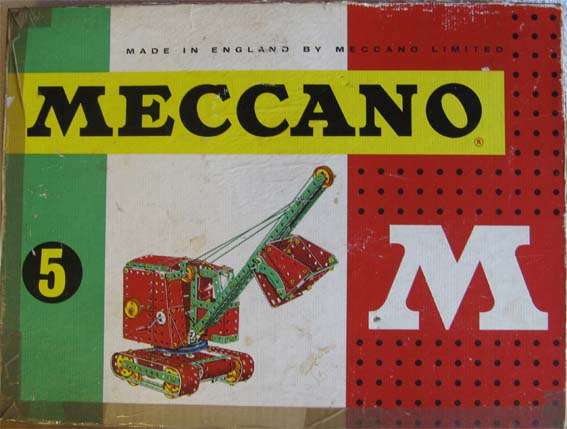 OLD MECCANO SET WITH INSTRUCTION BOOKLET - SEE ALL PHOTOS.