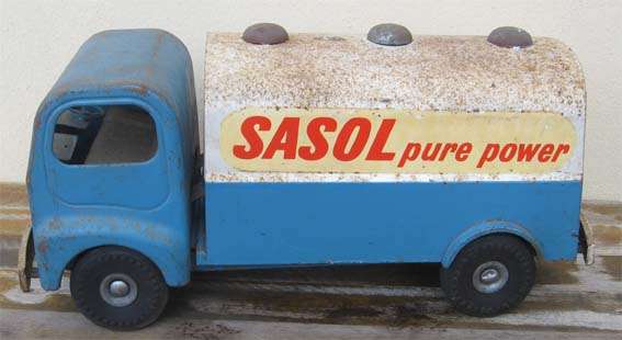 TIN PLATE TRI-ANG SASOL PETROL TANKER, MADE IN SOUTH AFRICA.
