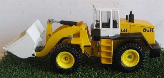 FOUR WHEELED LOADER by SIKU in 1/55 SCALE (MIB)