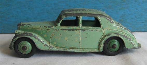 RILEY # 40a by DINKY TOYS, MECCANO LTD, MADE IN ENGLAND
