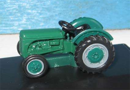 FERGUSON TEA TRACTOR by OXFORD in 1/76 SCALE (NIB)