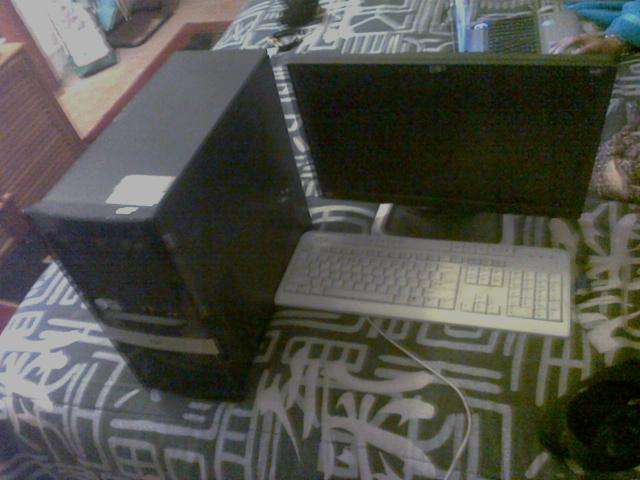RELISTED... DONT MISS OUT ON COMPLETE SET...Hp desktop with Hp LCD