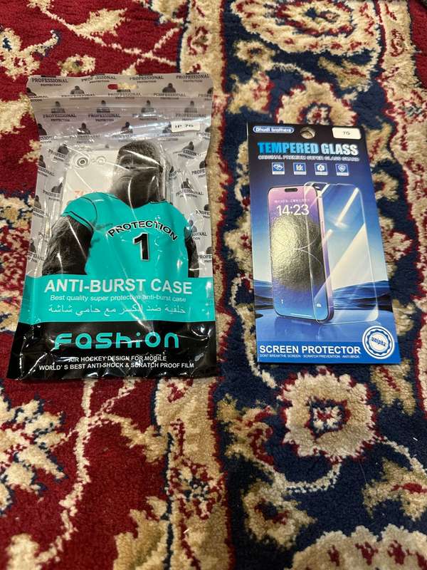 iPhone 7 32GB with screen protector, gorilla cover and charging cable