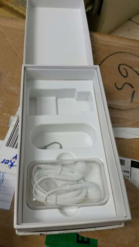 SAMSUNG GALAXY S6 EDGE PLUS,32GB,WITH BOX, ORIGINAL EARPHONES, BRILLIANT CONITION