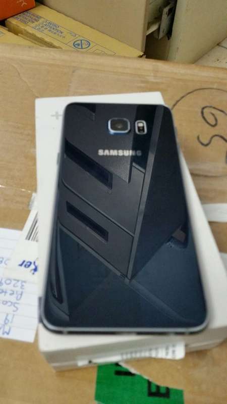 SAMSUNG GALAXY S6 EDGE PLUS,32GB,WITH BOX, ORIGINAL EARPHONES, BRILLIANT CONITION