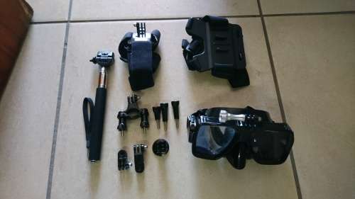 GO PRO KIT - LOTS OF ACCESSORIES IN KIT WITH GOGGLES