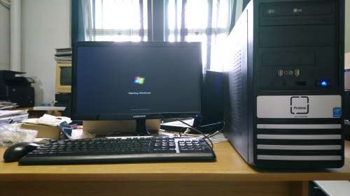 FULL COMPLETE COMPUTER, INTEL CORE2QUAD, 2GB, 250GB,DVD WRITER, MOUSE/KEYBOARD, 18.5 INCH LED SCREEN