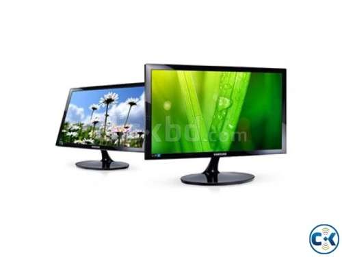 SAMSUNG 19 INCH LED SCREEN - MODEL : S19D300NY