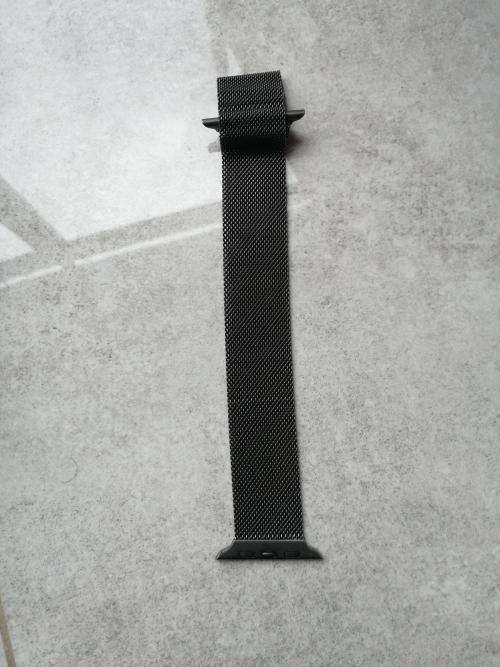 APPLE WATCH 3, 42MM, WITH BOX AND ALL ORIGINAL ACCESSORIES AND EXTRA BAND - PLEASE READ