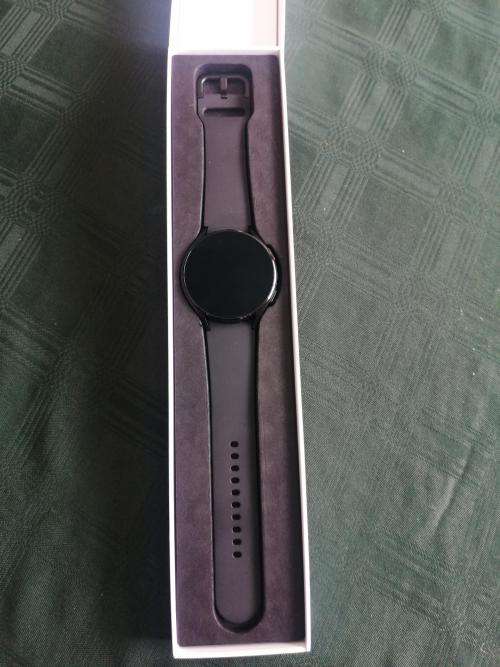 SAMSUNG WATCH 4, 44MM,BLUETOOTH,WIFI, GPS, ORIGNAL CHARGER,WITH BOX,EXCELLENT CONDITION, HARDLY USED