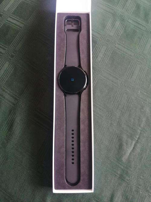 SAMSUNG WATCH 4, 44MM,BLUETOOTH,WIFI, GPS, ORIGNAL CHARGER,WITH BOX,EXCELLENT CONDITION, HARDLY USED
