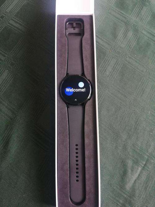SAMSUNG WATCH 4, 44MM,BLUETOOTH,WIFI, GPS, ORIGNAL CHARGER,WITH BOX,EXCELLENT CONDITION, HARDLY USED