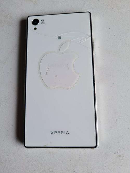 SONY XPERIA CELL PHONE (PLEASE READ DESCRIPTION)