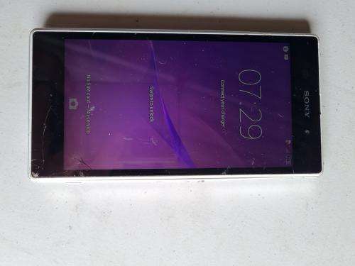 SONY XPERIA CELL PHONE (PLEASE READ DESCRIPTION)