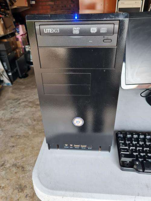 DESKTOP COMPUTER AND SCREEN - CORE i3 540, 2GB MEMORY, 500GB HARD DRIVE, 19 INCH DELL LCD SCREEN