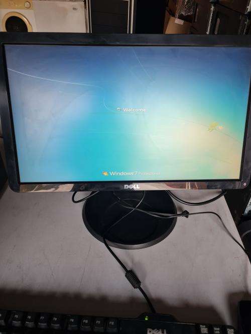 DESKTOP COMPUTER AND SCREEN - CORE i3 540, 2GB MEMORY, 500GB HARD DRIVE, 19 INCH DELL LCD SCREEN