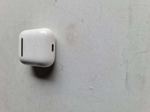 APPLE AIR AIR PODS - WITH CHARGING CASE - PLEASE READ