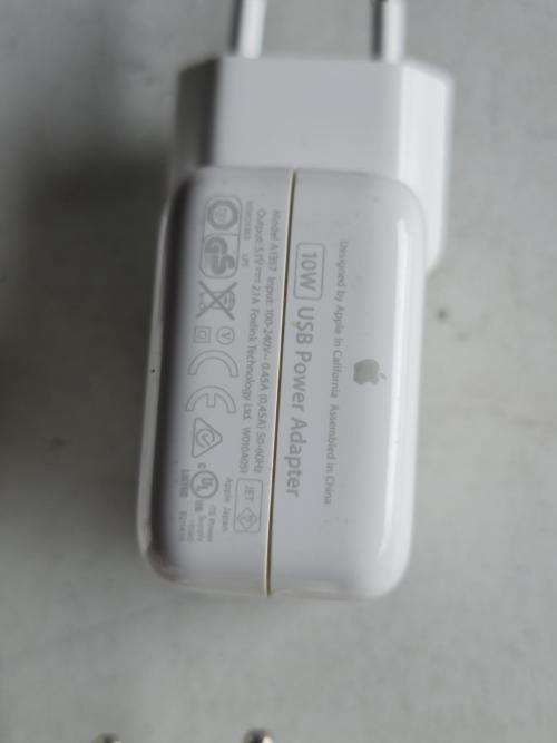 BULK LOT - 10W APPLE ADAPTORS - 7 IN TOTAL