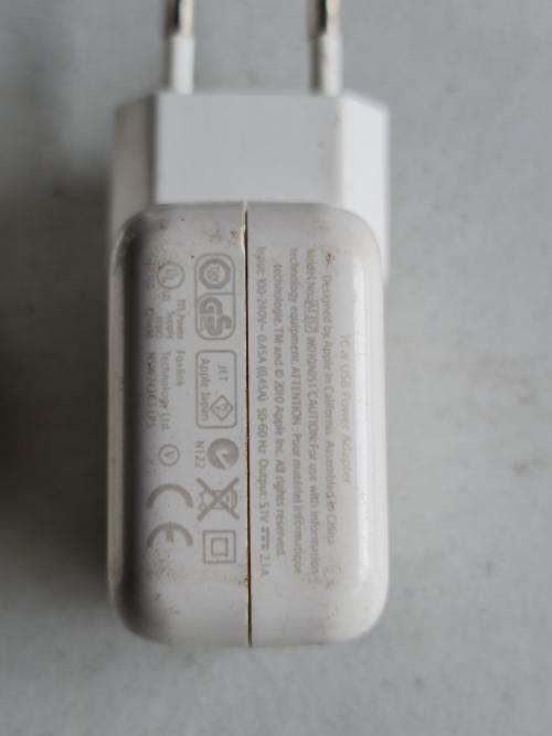 BULK LOT - 10W APPLE ADAPTORS - 7 IN TOTAL