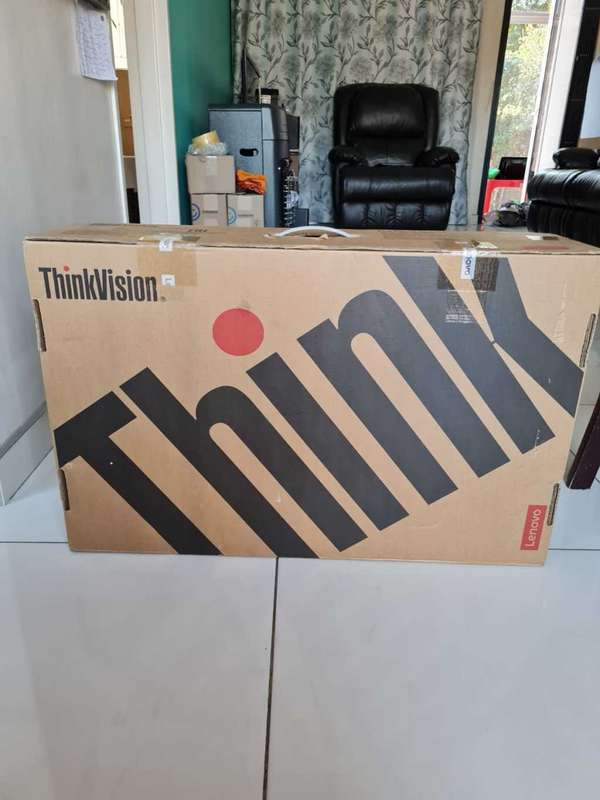 LAST MININUTE AUCTION - BRAND NEW 27 INCH LENOVO THINKVISION P27H-20 27 INCH UHD MONITOR