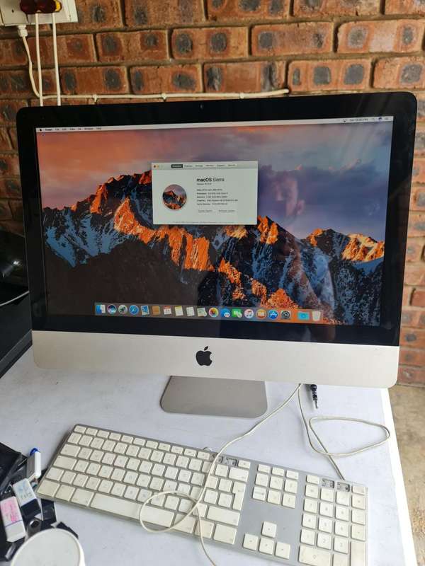 APPLE IMAC 21.5 INCH - MID 2011 - CORE i5 - 4GB MEMORY - 500GB HARD - FULL WORKING CONDITION