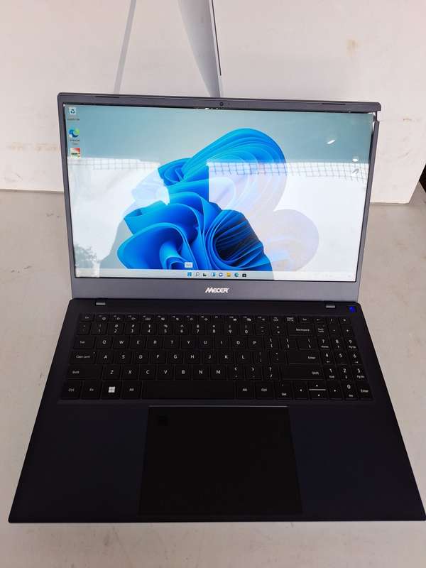 BRAND NEW - NO BOX - NOT USED - MECER INSPIRE Q22M-i5 - CORE i5 - 12TH GEN - 8GB - 512GB SSD - 15.6`
