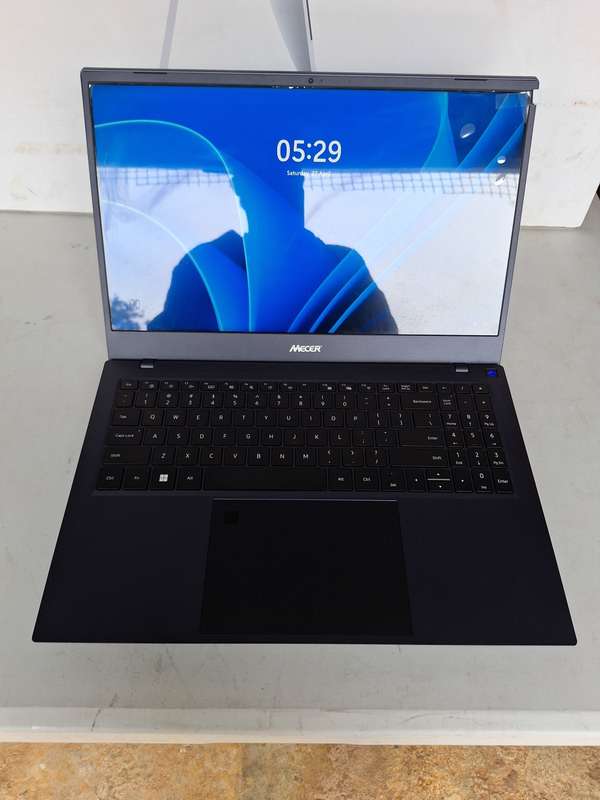 BRAND NEW - NO BOX - NOT USED - MECER INSPIRE Q22M-i5 - CORE i5 - 12TH GEN - 8GB - 512GB SSD - 15.6`