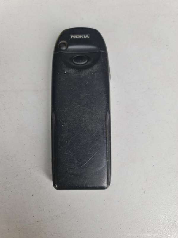 THE LEGENDARY NOKIA 6310 - ORIGINAL NOKIA 6310 - WORKS IN CERTAIN CARS(LIKE BMWs AND MERCs)