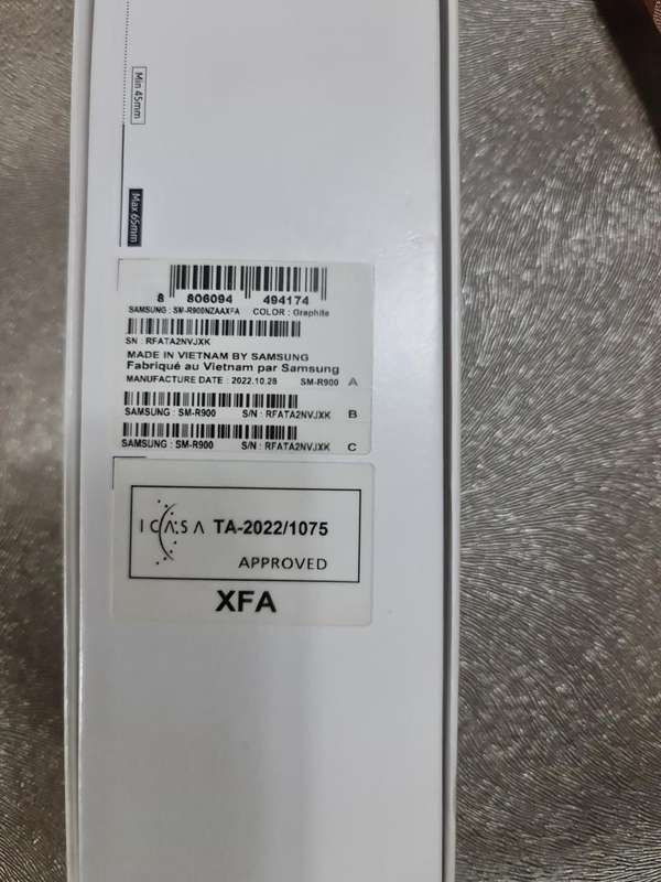 SAMSUNG WATCH 5, 40MM,BLUETOOTH,WIFI, GPS, ORIGNAL CHARGER,WITH BOX,EXCELLENT CONDITION