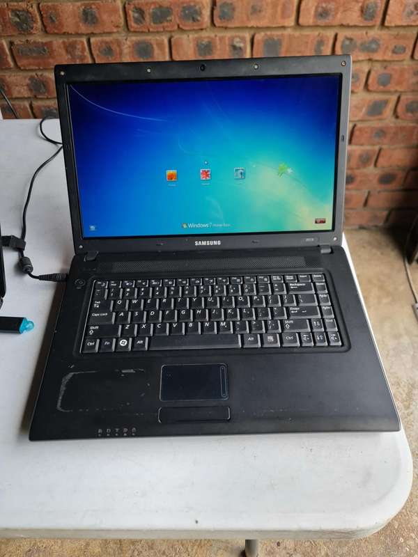 SAMSUNG RV519 LAPTOP - CELERON DUAL CORE - 2GB - 250GB