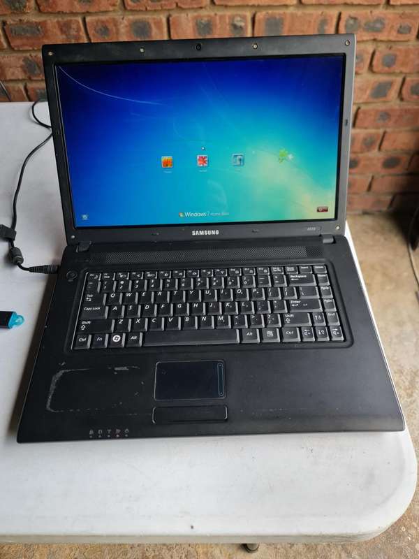 SAMSUNG RV519 LAPTOP - CELERON DUAL CORE - 2GB - 250GB