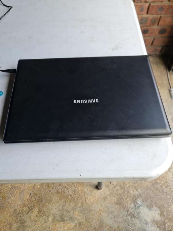 SAMSUNG RV519 LAPTOP - CELERON DUAL CORE - 2GB - 250GB