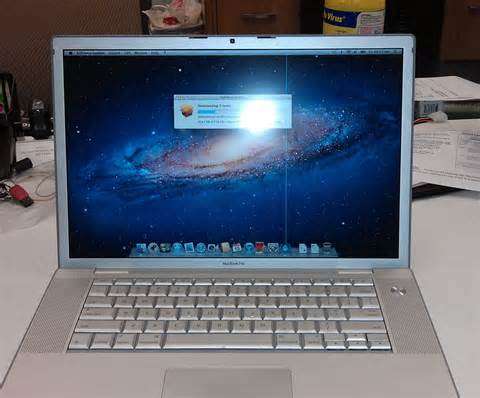 MACBOOK PRO 15 (EARLY 2008), CORE 2 DUO 2.4GHZ, 2GB, 200GB, NVIDIA GeFORCE 256MB, 15.5" DISPLAY