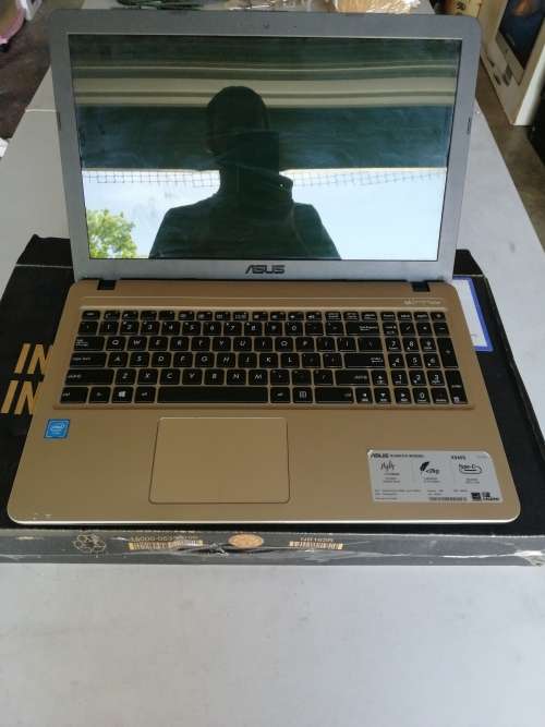 ASUS X540S,CELERON N3060, 2GB,500GB,15.6 INCH SCREEN,BRAND NEW BATTERY, WİTH CHARGER,WİTH BOX