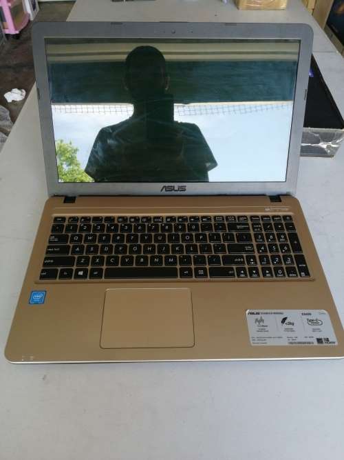 ASUS X540S,CELERON N3060, 2GB,500GB,15.6 INCH SCREEN,BRAND NEW BATTERY, WİTH CHARGER,WİTH BOX