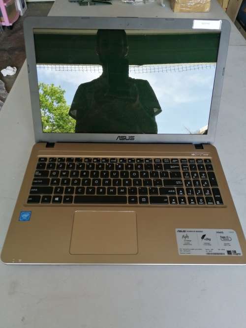 ASUS X540S,CELERON N3060, 2GB,500GB,15.6 INCH SCREEN,BRAND NEW BATTERY, WİTH CHARGER,WİTH BOX