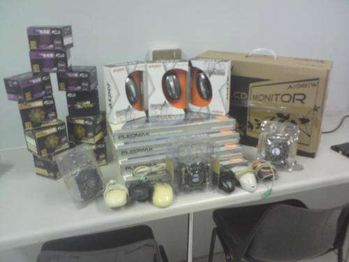 BULK LOT INCLUDING BRAND NEW 19 INCH LCD MONITOR - GRAB A BARGAIN