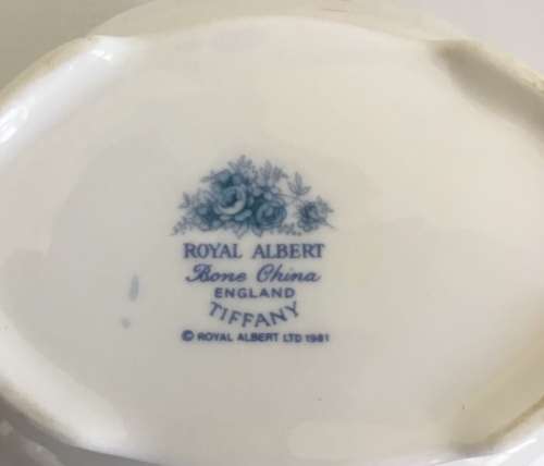 ROYAL ALBERT bone china SUGAR BOWL Pattern TIFFANY