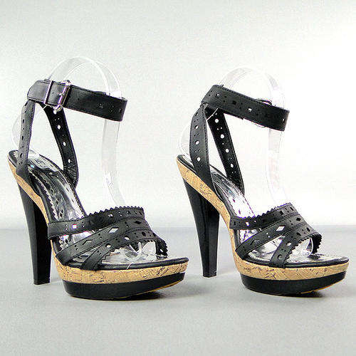 SIZE 7 SANDALS - New (158)