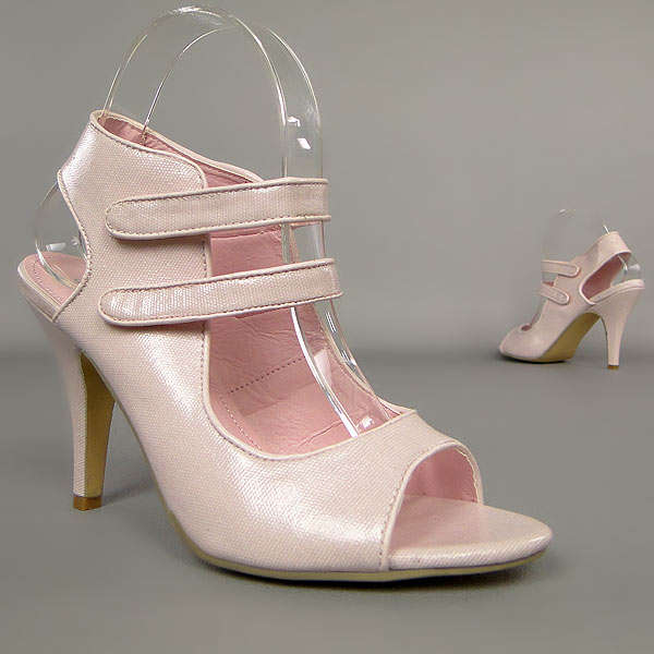 SIZE: 4 High Heels - New (023)