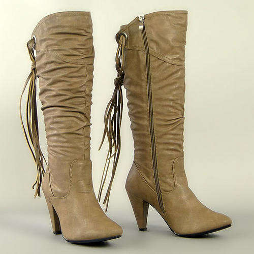 SIZE 5 Boots - New - (385)