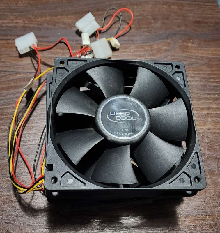 3x 120mm fans