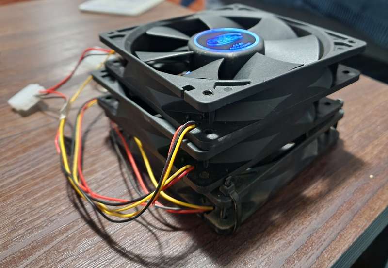 3x 120mm fans