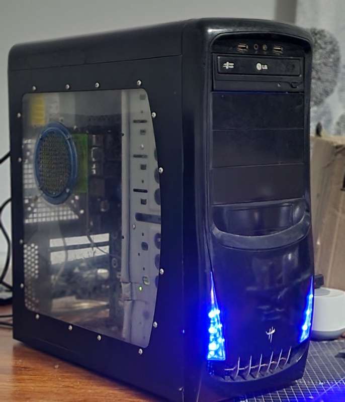 Core i3 Computer with screen