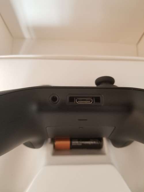 Xbox Wireless Bluetooth Controller - Black
