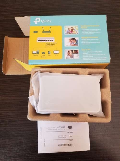 TP-LINK 8-Port 10/100Mbps Desktop Switch