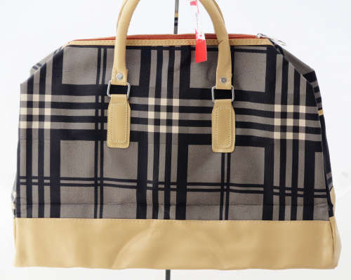 **New**X-LARGE TRAVEL/WEEKEND BAG. Large enough for EVERYTHING!