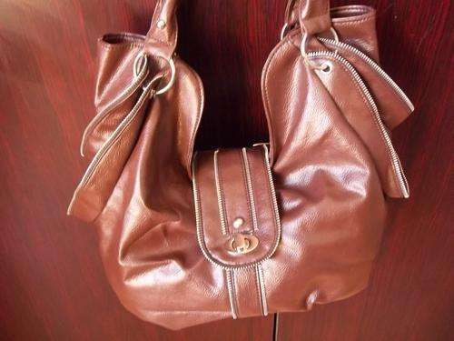 STUNNING Ladies PU leather handbag in a BROWN. Very beautiful- Very MOD!