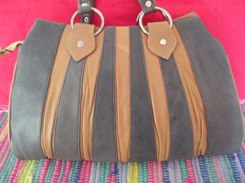LADIES GENUINE LEATHER HAND BAG IN  A GreY and Tan. SIMPLY GORGEOUS!!